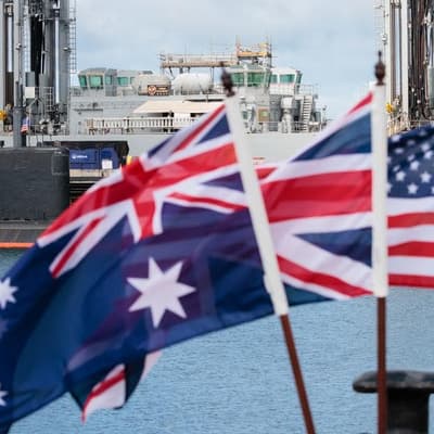 Minister torpedoes talk defence billions to appease US