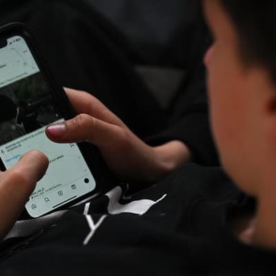 Kids to lose social media access but others will be OK