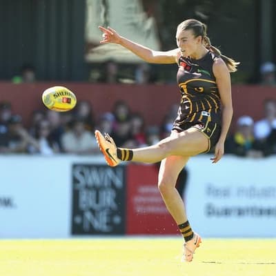 Hawks hold on after Magpies fourth-quarter scare