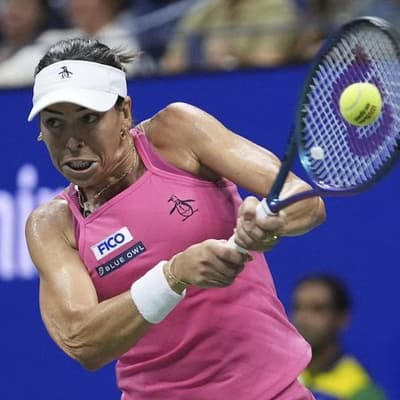 Aussie comeback queen, teen advance in China