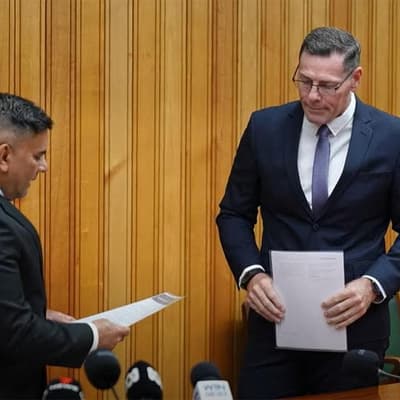 Townsville mayor stands down after fudging SAS past