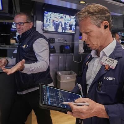 Wall Street gains even as US government shutdown looms