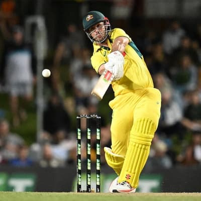 Australia easily beat NZ in T20 despite Robinson ton