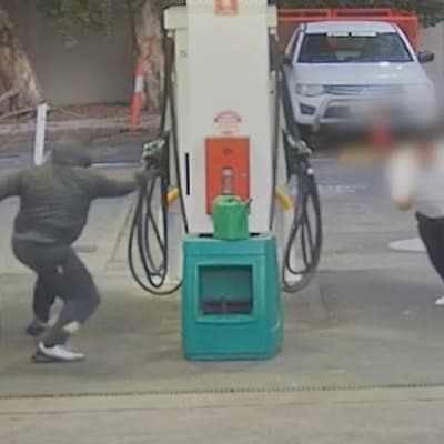 'Reckless' rapper chased by cops after public execution