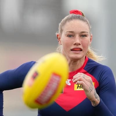 Harris lays out the big hits as Demons down Bombers