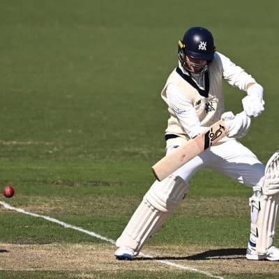 Handscomb shines before SA pair dig in with key stand