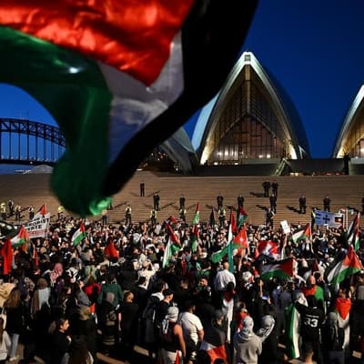 'Unacceptable' safety risks scupper Opera House rally