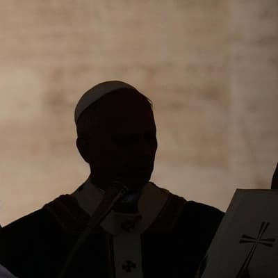 Pope Leo condemns wealthy living in a bubble of luxury