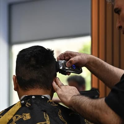 Shaving red tape, inflation key to economic growth