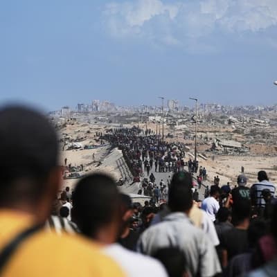 Gazans return to wrecked homes as ceasefire in effect