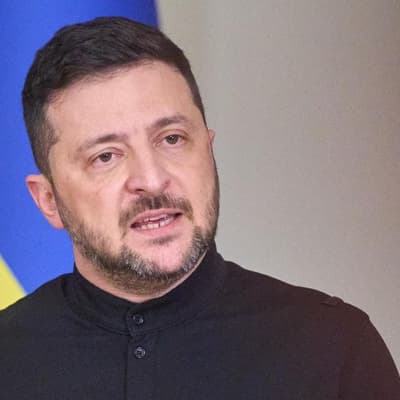 Zelenskiy, Trump talk as Ukraine, Russia launch drones