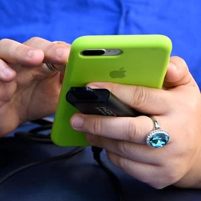 Financial stress, dodgy service: telco issues dial up