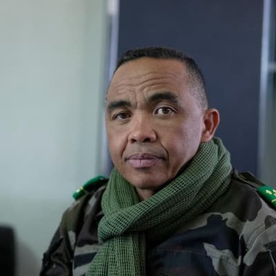 Madagascar coup leader to be 'sworn in as president'