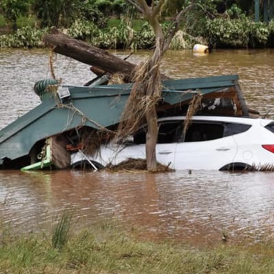 Weather bureau defends warning ahead of deadly flood