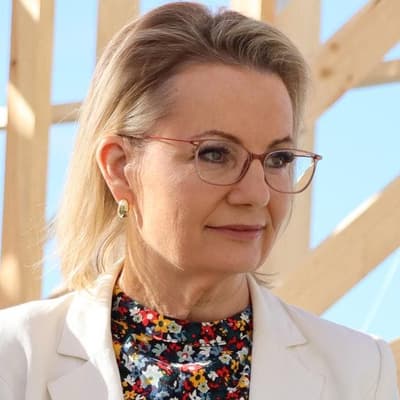 'Kind of boring': senator sick of party navel gazing