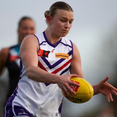 Dockers keep AFLW finals hopes alive with narrow win