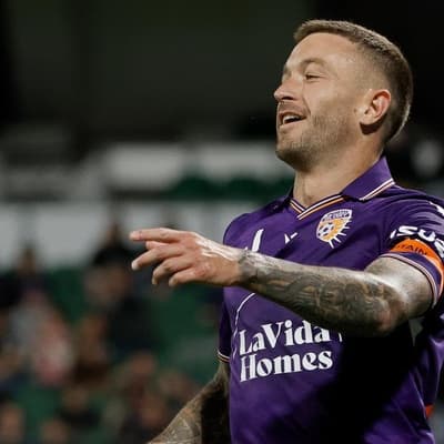 Frustrated Glory blow 2-0 lead in draw with Phoenix