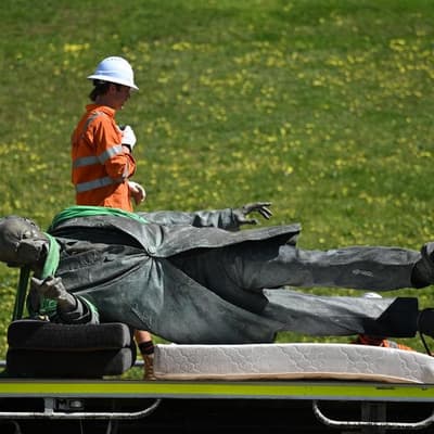 Kennedy Snr statue - and legend - go to new Hawks home