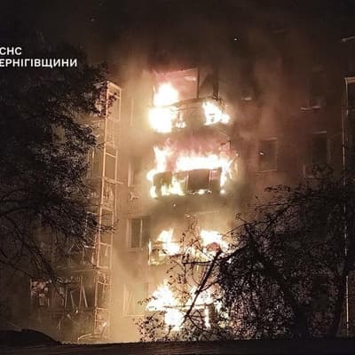 Strikes on Ukraine kill six, Putin-Trump summit shelved