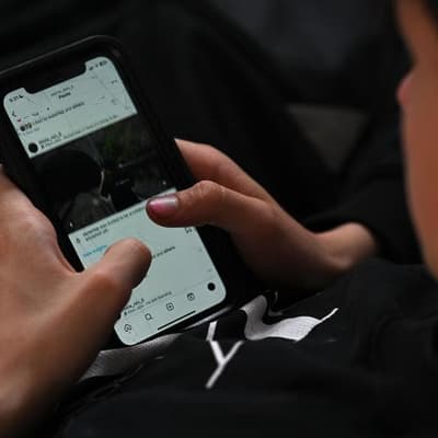 Push to combat online impact on boys’ mental health