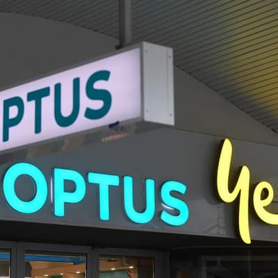 Optus chiefs to hang it up after triple-zero failures