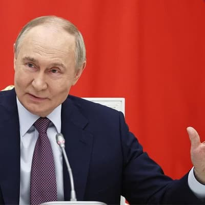 Putin defiant after Trump sanctions Russian oil majors