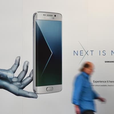 Free phones for some in Samsung triple-zero 'debacle'