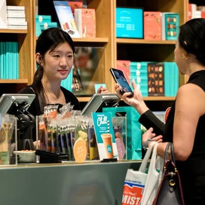 Ban on violent customers to help protect retail workers