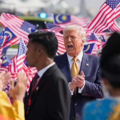 Trump heads for Tokyo royal welcome, eyes China deal