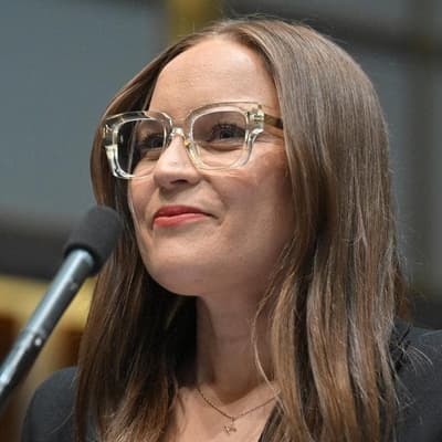 Ivory tower MPs told to be authentic or be ignored