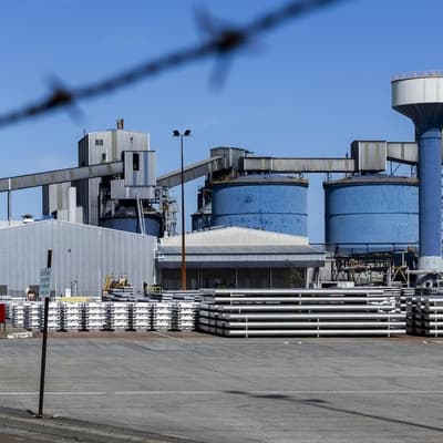 'We need energy': leader touts gas to save smelter jobs