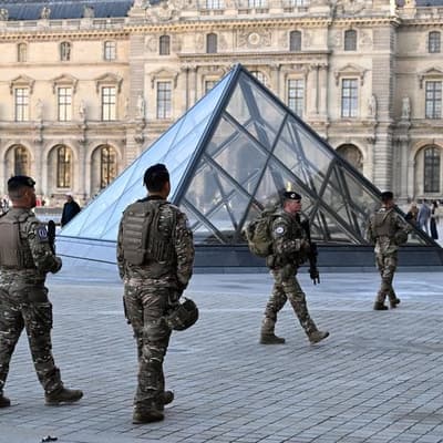 Five more arrests made in Louvre jewel heist