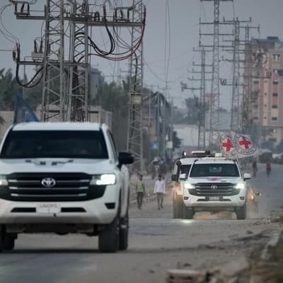 Hamas hands over bodies of two Israeli hostages