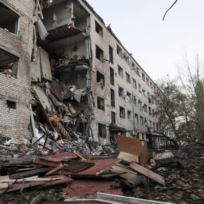 Russia strikes Ukraine energy grid, killing six