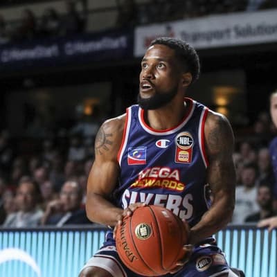 Late free-throw drama as 36ers edge out Hawks