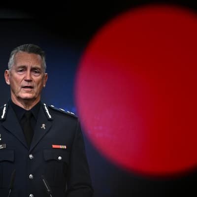 'Good job': state backs top cop after chopper trips