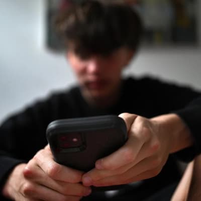 Tough-guy persona linked to teenage downward spiral