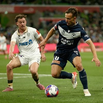 Victory stars buoyed by Socceroos' open door