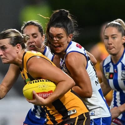 Ruthless Roos hammer goalless Hawks in qualifying final