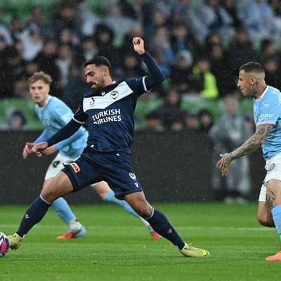 Victory coach turns up heat on struggling striker