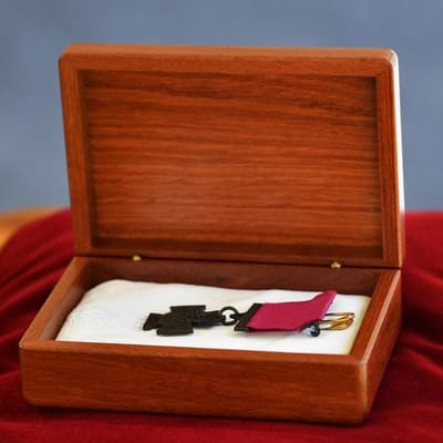 Remembrance eve glimpse of rarest bravery honour