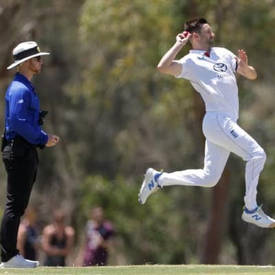 England quick suffers injury scare in Ashes warm-up