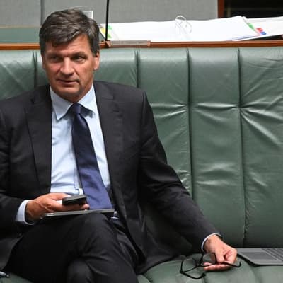 Data contradicts MP's claim investment has ‘fallen off a cliff’