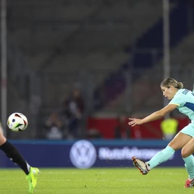 Cooney-Cross up for 'Marta' award after wonder goal