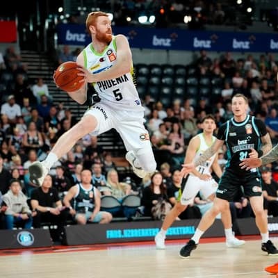 Glover slaps Taipans in Phoenix's strong road win