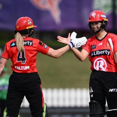 Flintoff ices Renegades' chase to win Melbourne derby