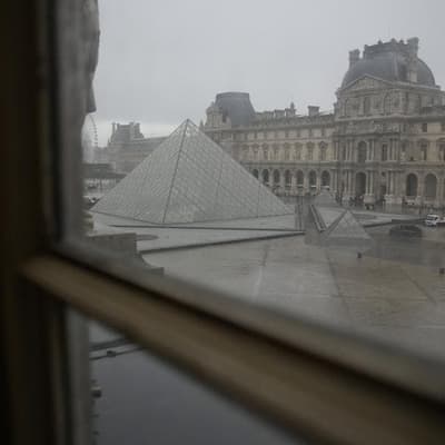 Louvre to add 100 cameras and anti-intrusion systems