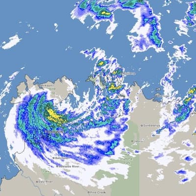 Rough night for Top Enders riding out damaging cyclone