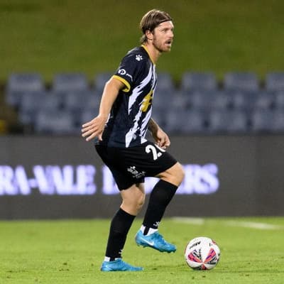 Sawyer strike lifts Bulls over Phoenix in ALM