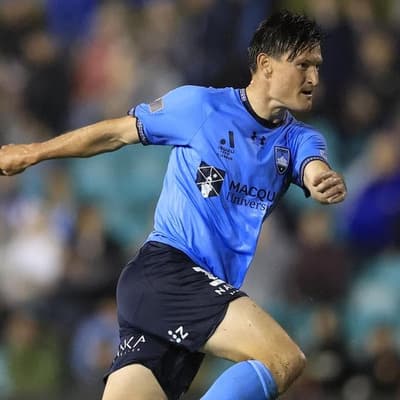 Lolley heroics deliver Sydney sweet win over Victory